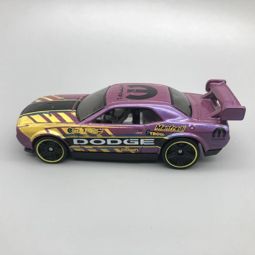 Hot Wheels Dodge Challenger Drift Car Purple Diecast‎ 1/64 HW Speed Graphics